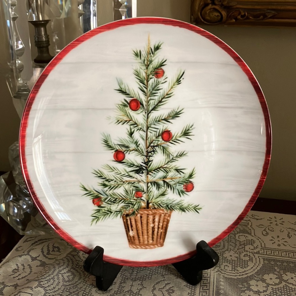 NWT MIKASA 9 inch Countryside Christmas Tree Portrait Plate